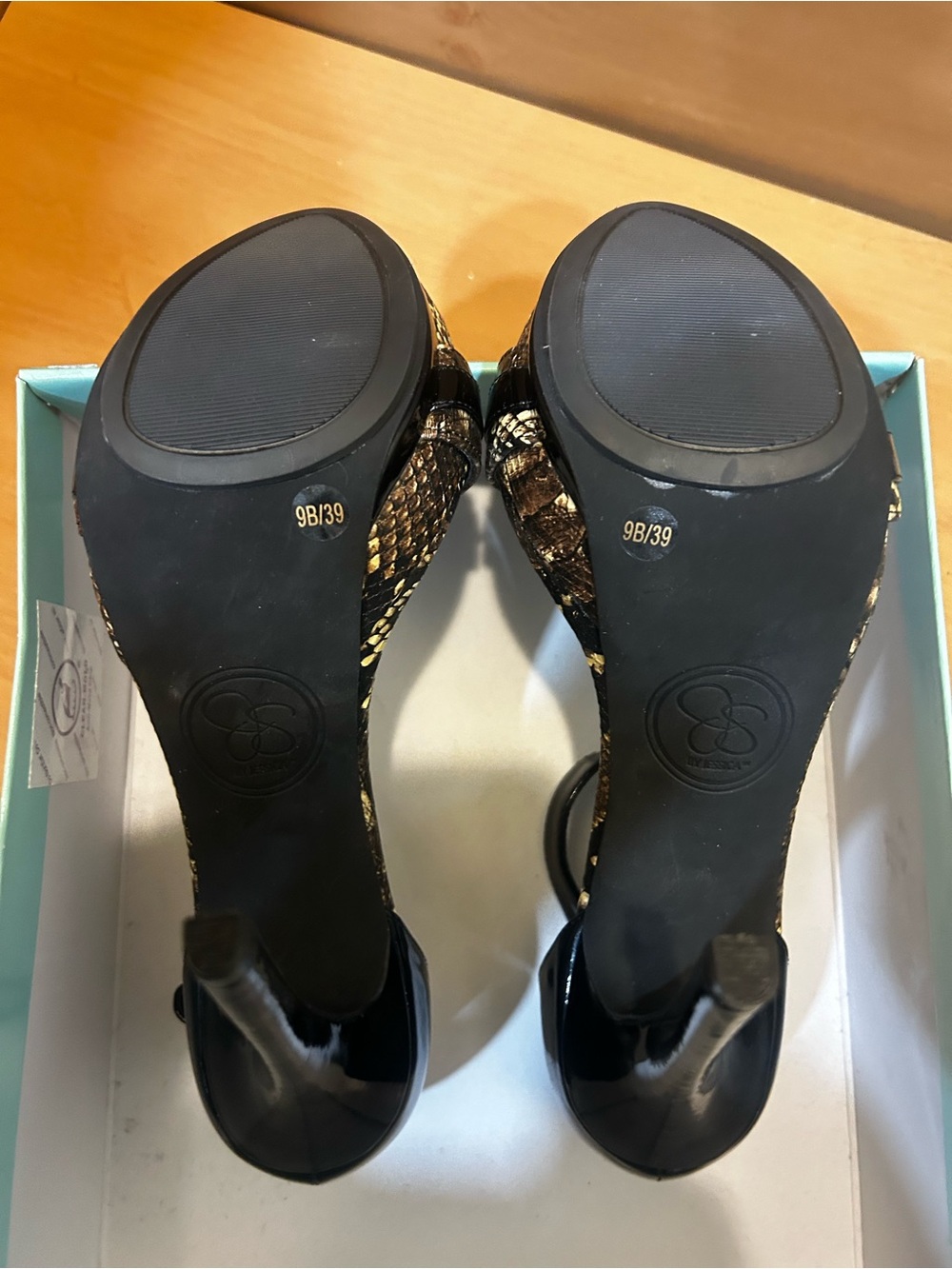 essica Simpson Kassia Snake Print Patent Ankle Strap Heels Size 9 - Picture 5 of 6